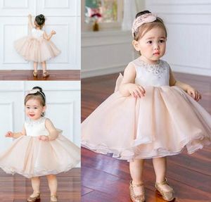 Söt Rosa Bröllop Flower Girls Dresses Toddler Baby First Communication With Tiered Knee-Length Party Ball Gown Pageant Gowns
