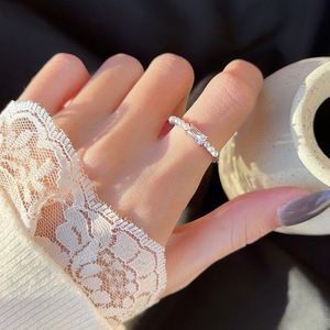 Pierścienie ślubne modne kobiety Regulowany urok biały perłowy cz cyrkon koktajl impreza biżuteria