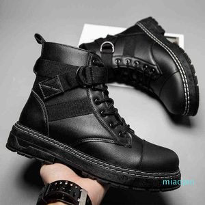 Autumn and winter popular men luxury leisure and comfortable thick sole motorcycle boots outside wear