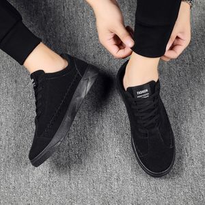 2021 Mężczyźni Buty do biegania Czarny Czerwony Szary Moda Męskie Trenerzy Oddychające Sporty Sneakers Rozmiar 39-44 QL