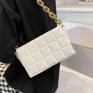 Handväskor Kvinnor Casual Quilted Tote för Luxury Leather Shoulder Tjockkedja Crossbod Ladys Sewing Thread Pattern Messenger Bag