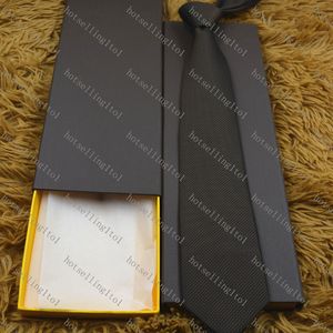 Cravatta da uomo in seta con lettera, design alla moda in tessuto jacquard per feste, con scatola L889