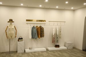 Women Clothing Stores großhandel-Frauen Lagerhalter Edelstahl Gold Mode Plattiert Racks Hängen Bekleidungsgeschäft Kabel Zeichnung