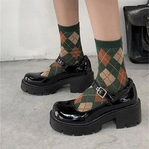 Małe skórzane buty Kobiety 2021 Modele wiosenne Mary Jane Buty Damskie Japońskie Szpilki Retro Buty Platformy Retro Kobiety Stylowe