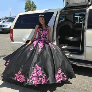 2022 Sweetheart Ball Gown Quinceanera Dresses Embroidery Flowers Ruffles Prom Gowns Customise Sweet 15 Masquerade Dress