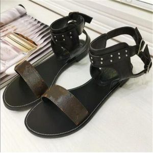 Klassisk nit Damsandaler Sommarmode Sexiga ankelhöga stövlar Dam Letter Gladiator Casual Platt Sandal Designer Kvinna Skor