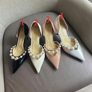 Tacchi alti con perle cave da donna 2021 nuove scarpe da sposa con tacco sottile a punta sandali con bocca a V in vernice con bocca bassa con scatola e sacchetto per la polvere