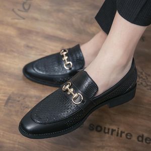 summer High Quality Men Wedding shoes Hollow out metal button Patent leather Glossy Casual Prom Quinceanera loafers Flat Footwear