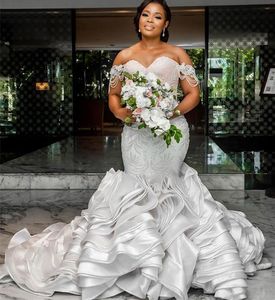 Arabiska Aso Ebi Lace Mermaid Bröllopsklänningar 2022 Sweetheart Beaded Lace Tiers Stain African Plus Size Afrikansk bröllopsklänning
