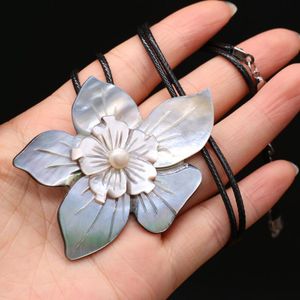 Pendant Necklaces Hand carved Natural Shell Alloy Three dimensional Flowers Exquisite Jewelry Men Women Couples Banquet Gifts x50mm PC