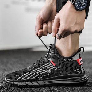 Wiosna i Spadek Płaski Klasyczne Buty Athletic Męskie Damskie Trenerzy Biegacze Jogging Outdoor Fashion Top Quality Casual Sport Sneakers Running