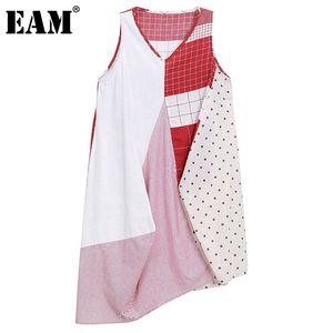 [EAM] Women Red Contrast Color Big Size Irregular Plaid Dots Dress V-Neck Sleeveless Loose Fit Fashion Summer 1DD7582 21512