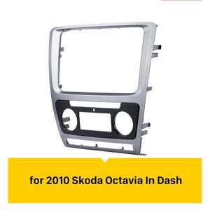 I Dash DVD Player Outter Frame Surround Panel Silver Double Din Car Radio Fascia för 2010 2011 2012 2013 Skoda Octavia