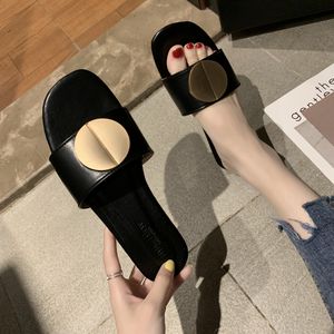 2021 New Summer Slippers Versatile One Line Women's Slipper Fashion Beach Shoes Muller Half Slippers Outdoor Wear Flip Flops
