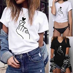 Komik t-shirt tees Kore tarzı parmak kalp desen seni seviyorum hipster t shirt kadınlar baskı kısa kollu yaz 210517