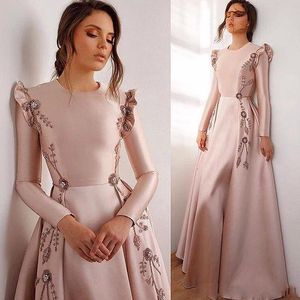 2021 Modest Blush Pink Aftonklänningar Använd smycken Neck Lång ärmar med Ruffles Satin Crystal Beads Lace Formal Party Dress Prom Crows