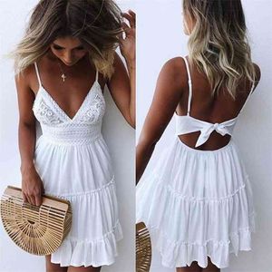 Summer Women White Lace Halter Dress Sexy Backless Beach Suknie Moda Bez Rękawów Spaghetti Strap Casual Mini Sundress 210623