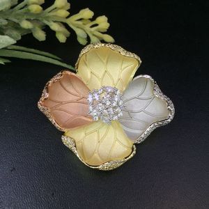 Vanifin Mode Smycken Vacker Bloom Peony Brosch Pendant Dubbla Användning För Bröllopsfest Micro Pave Popular Gift