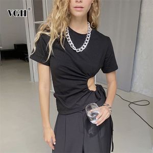 Black Hollow Out Asymmetrisk T-shirt för kvinnor O Neck Kortärmad Ruched Slim Skjortor Kvinnlig Sommar Mode Kläder 210531