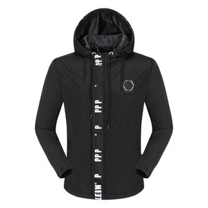 Europeisk stil svart plein varumärke skalle män pu kappa jacka män windbreaker coat black pu läder slim jacka för män 211013