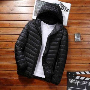 Män 2021 Ny Höst Vinter Vit Duck Down Jacket Mäns Mode Hooded Kort Ultra-Tunna Lätta Slim Coat Down Jackor O350 G1115