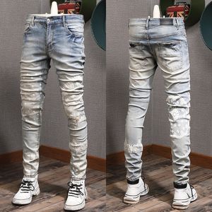 Jeans mit bedruckten Details, Stretch-Denim-Baumwollhose, schmale Passform, 2022 NEU