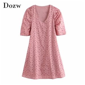 Elegant Pink Color Embroidery Mini Dress Summer V Neck Puff Short Sleeve Casual es Lady Hollow Out Retro 210515