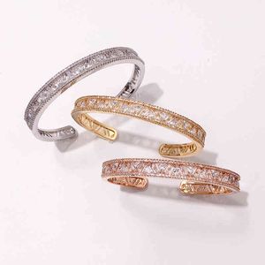 Charm Bracelets 56 French Exquisite Luxury Zircon Inlaid Irregular Horse Eye Diamond C-shaped Open Bracelet Accessories