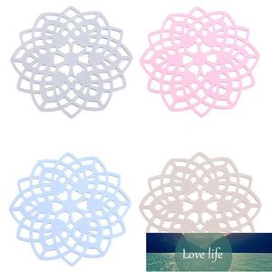 justdolife 1pc Flower Shape Pad Hollow Värmebeständig glidande gummi Trivet Matta Dryck Coaster Cup Tillbehör