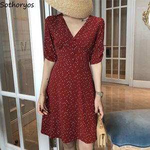 Casual Dresses Women Short Sleeve Dress Dot Sexig Backless Knee Längd V-Neck Female Elegant Koreansk stil Ulzzang Fashion Vintage Retro Chic