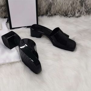 2022 diseñadores zapatillas para mujer moda moda lujos diapositivas tacones altos tacones plataforma sandalias damas negro beige rojo casual zapatos de playa mocasines mujer mulo