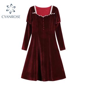 Red Flannel Dress Women French Vintage Square Collar Spliced Lace Long Sleeve Midi Frocks Lady Y2K Retro Party Fluffy Dress 210417