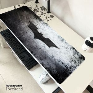 Скорость Gamer Mouse Pad 900x400mm Клавиатуры Коврик для мыши Резиновая Игровая мышь Настольный Настольный Коврик DIY Дизайн Batmans Логотип Рождественский Подарок