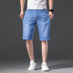 Sommar varumärke stretch tunna högkvalitativa bomull denim jeans män knä längd mjuka ljusblå casual shorts plus storlek 28-46 210713