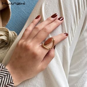 Pierścienie klastra Huanzhi czerwony kryształ geometryczny złoty metal plany pusty aluminiowy palec dla kobiet impreza podróżna modne prezenty biżuterii