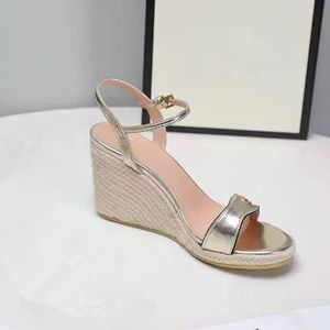 2021 sandali in pelle firmati da donna lettera di vendita in bianco e nero due sandali estivi con tacco alto in metallo ragazza 8 cm 11 colori