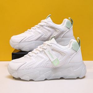 Klasik Hotsale Kadın Spor Profesyonel Düz Ayakkabı Luxurys Tasarımcılar Erkek Kadın Eğitmenler Rahat Sneakers Nefes Koşu Jogging