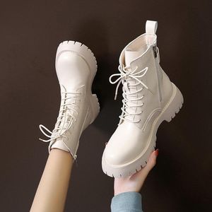 Botas femininas Non moda Autumn Spring Slip Lace Up Zipper Winter Ladies Boot de tornozelo Black White Leather Platform Round Toe Shoes 28