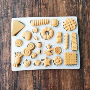 Snowman Cookie Snack Button Mould DIY Kind Baby Birthday Cake Fondant Chocolate Silicone Mold Candy Mold Baking Tool K316 210721