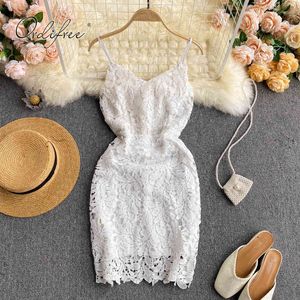 Summer Women Mini Party Spaghetti Strap White Lace Sexy Bodycon Short Pencil Dress 210415