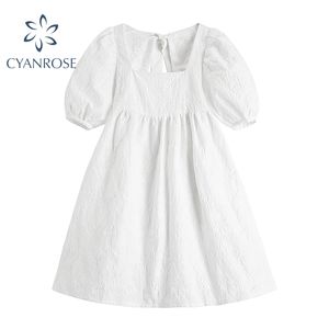 Fransk vit mini klänning kvadrat krage vintage lös grödor klänning för damer elegant puff kortärmad söt vestidos mujer 210417