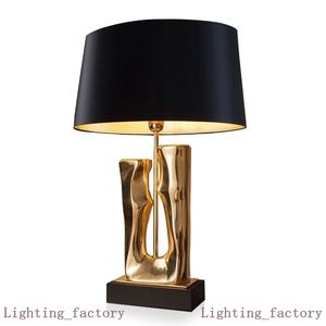Nordic Luxury Enkel Bordslampa Post-Modern Desk Lamps Amerikanska Kreativa Konst High-End Metal Table Lights Decor Light Fixtures
