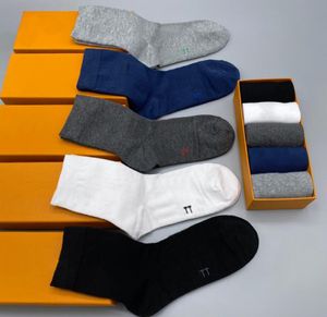 Cartas Bordado Mens Mens Moda Designer Homens Mulheres Meias 5 Pares Caixa de Alta Qualidade Casual Esportes Sock 2 Estilos Opcional