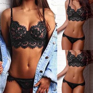 2021 Ny Hot Fashion Lace Underkläder Ställ Svart Sexig Kvinnor Transparent Sleepwear Erotiska Bra Thongs Underkläder Passar Y0911