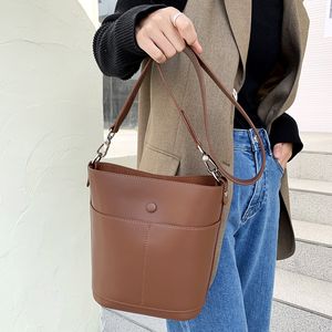 HBP Bucket leather women's bagS commuting large-capacity wide shoulder strap messenger handbag 2022 versatile shoulder bag women