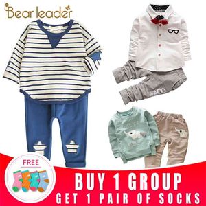 Barnkläder Stil Baby Pocket Applique T-shirt och byxor 2PC Barn 1-4T 210429