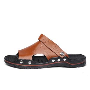Hotsale Original Outdoor Lawn Sandals Wholesale Luxurys Designers flip-flops soft bottom trendy Sandy beach shoes
