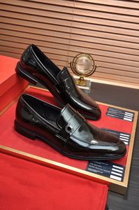 New 2021 Men Dress Shoes Classic Genuine Leather Fashion Groom Wedding Flats Men Brand Designer Formal Oxford Shoes Size 38-45