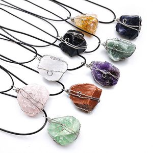 Oregelbundna naturliga kristallsten wire wrap hänge halsband med kedja för kvinnor flicka mode party club dekor smycken