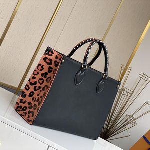 2022 Women Fashion Bag Cowhide Emboss Leopard Onthego Shoulder Bags Shopping Totes Wild at Heart Lady Purse Designer Handbags